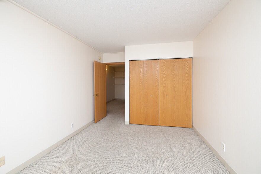 Building Photo - 291 7th St W