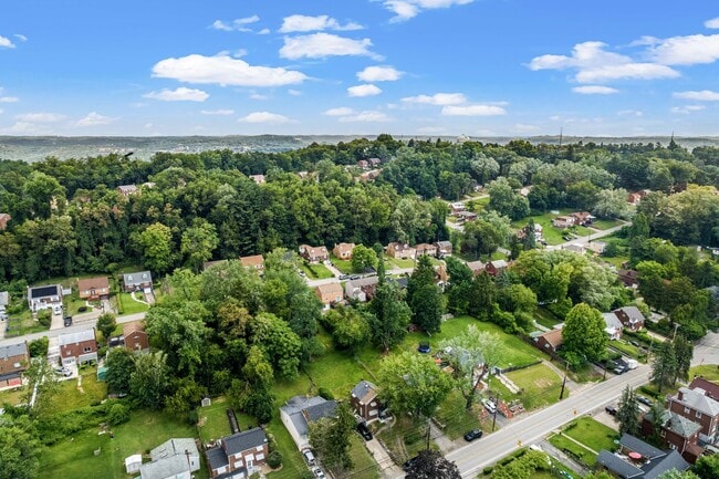 Building Photo - Stunning 3 bedroom home in Penn Hills avai...