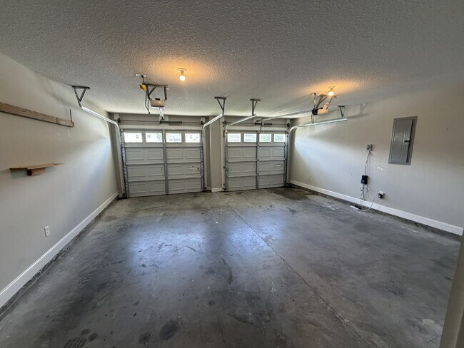 Building Photo - Home for Rent