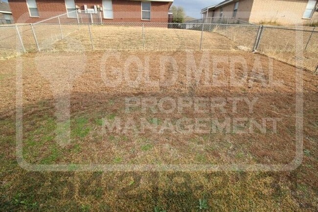 Building Photo - 2703 Lucille Dr