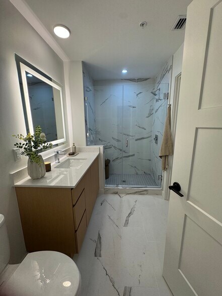 Building Photo - 1655 NW 124th St