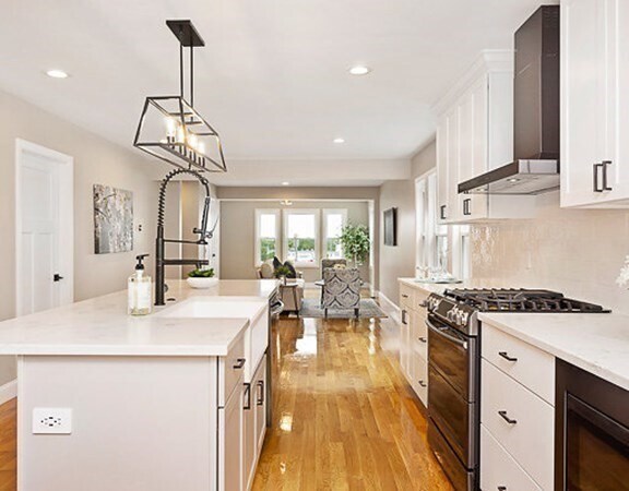 Building Photo - 68 Edward St