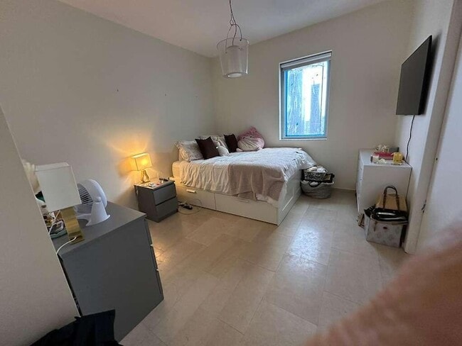 Building Photo - 1060 Brickell Ave