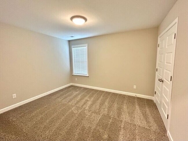 Building Photo - Now Leasing a 4-bed 2.5 bath home in Milli...