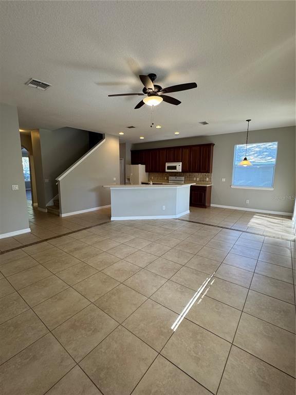 Building Photo - 559 Hiawatha Palm Pl