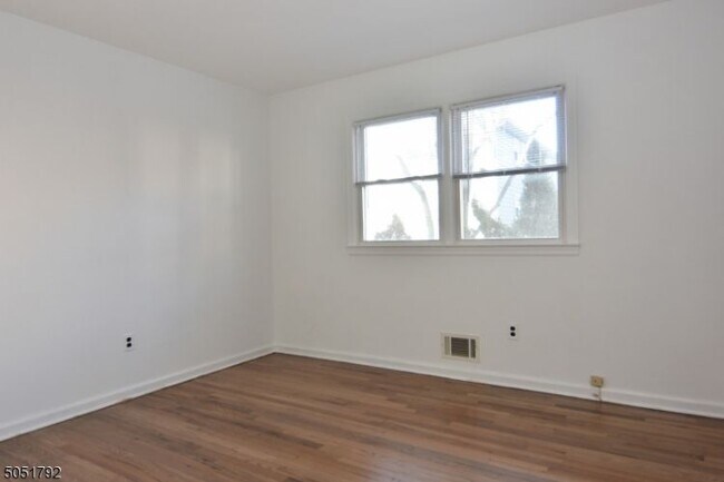 Building Photo - 311 Temple Pl