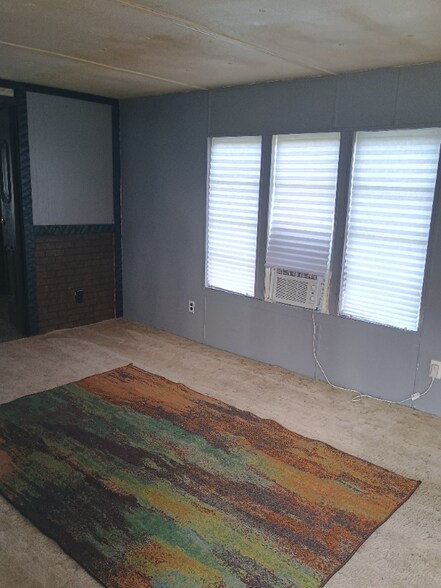 Building Photo - 118 NW Deer Run Gln