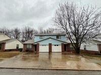 Building Photo - 729 W Beck Dr