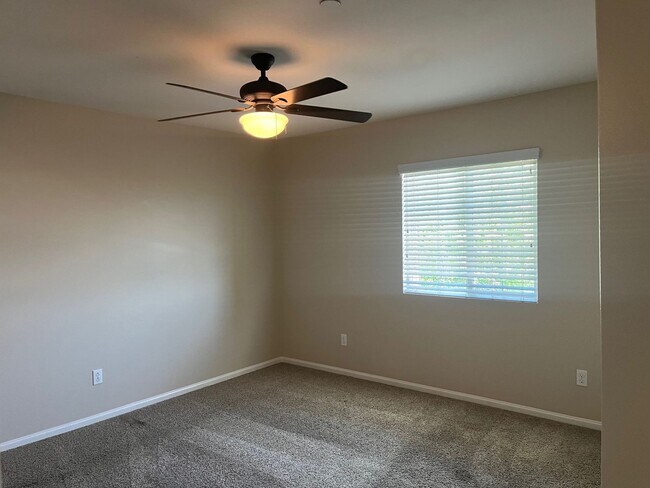 Building Photo - Menifee 5 Bedroom