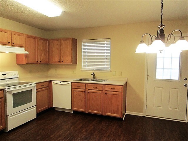 Building Photo - 8845 Limberlost Ct