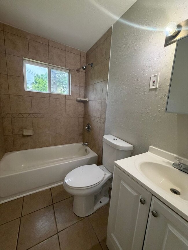 Building Photo - Section 8 approved 3 bedroom 1 bath home for rent