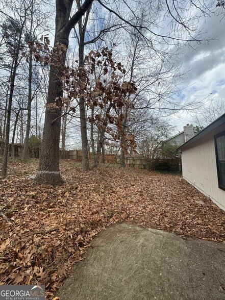 Building Photo - 3821 River Rd