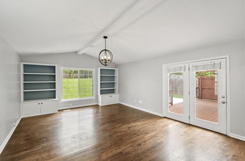 Building Photo - 3306 W 71st Terrace