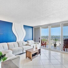 Building Photo - 18031 Biscayne Blvd