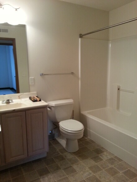 Building Photo - 943 S Gilbert St