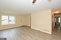 Building Photo - 592 Wrensong Rd