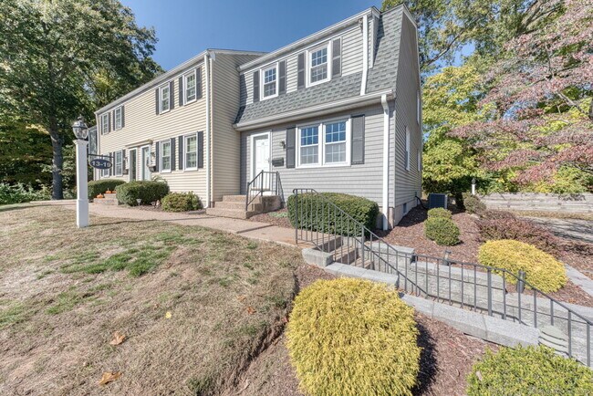 Building Photo - 13 Boxwood Ln