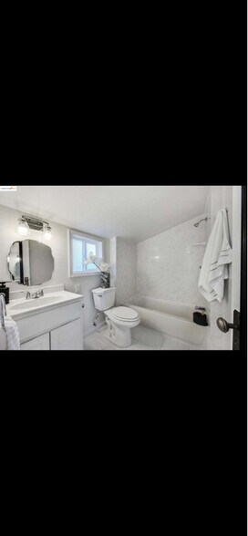 Building Photo - 1146 Masonic Ave