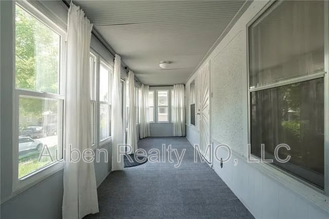 Building Photo - 216 N Wheeling Ave