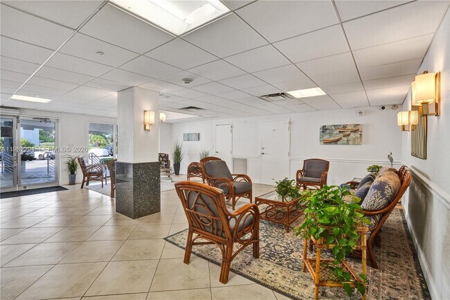 Building Photo - 1500 S Ocean Blvd