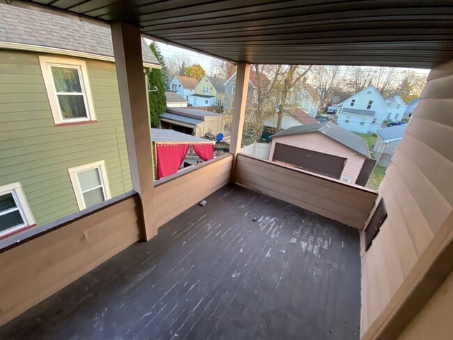 Building Photo - Daisy4001