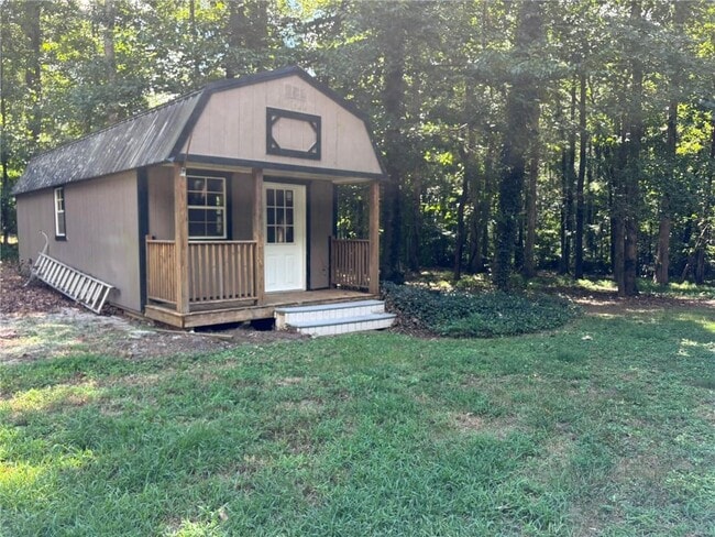 Building Photo - 674 Clarke Trail