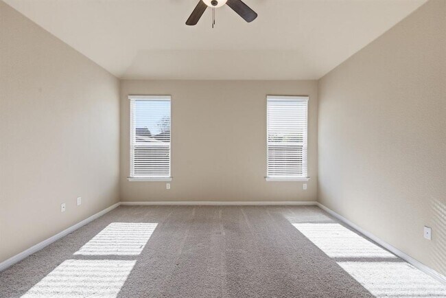 Building Photo - 609 Carly Ann Ln