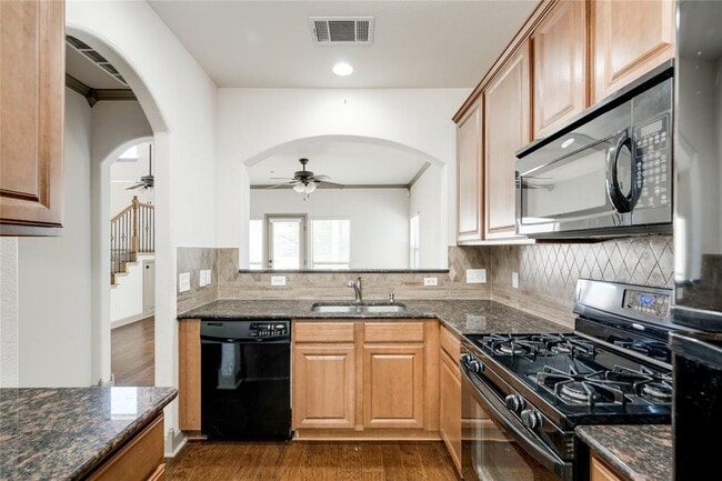 Building Photo - 483 McGarity