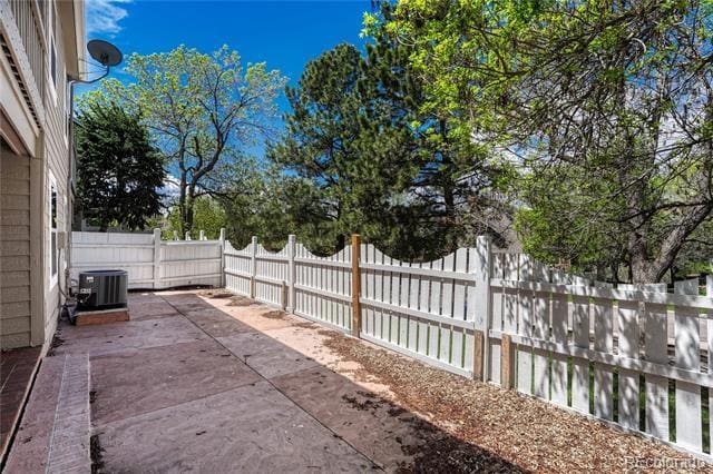 Building Photo - 9885 Greensview Cir