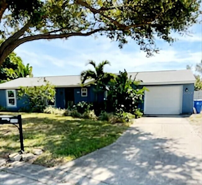 Primary Photo - 3405 66th St Ct W