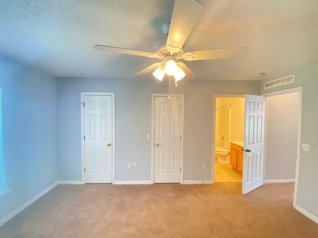 Building Photo - 14138 Econ Woods Ln