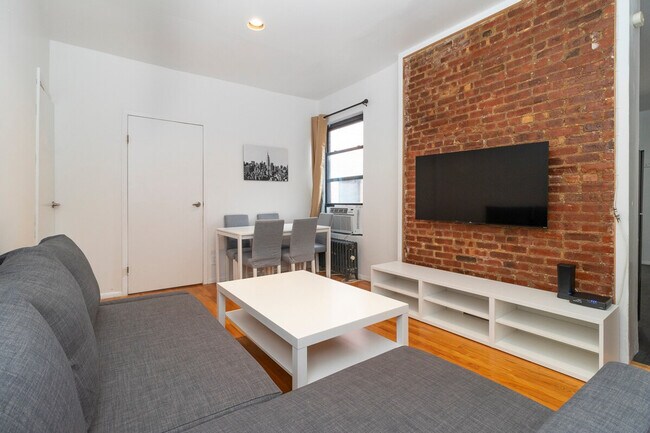 Building Photo - 345 E 94th St