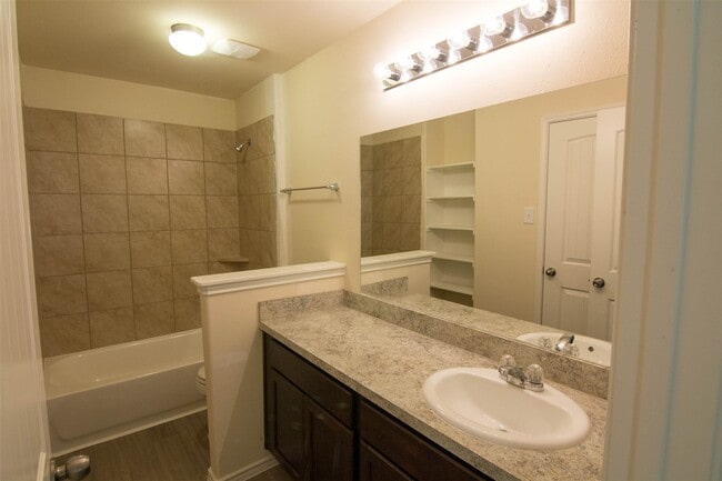 Building Photo - 13903 Woodway Crossing Ln