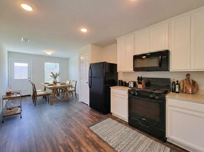 Building Photo - 5627 Savanna Pasture Rd