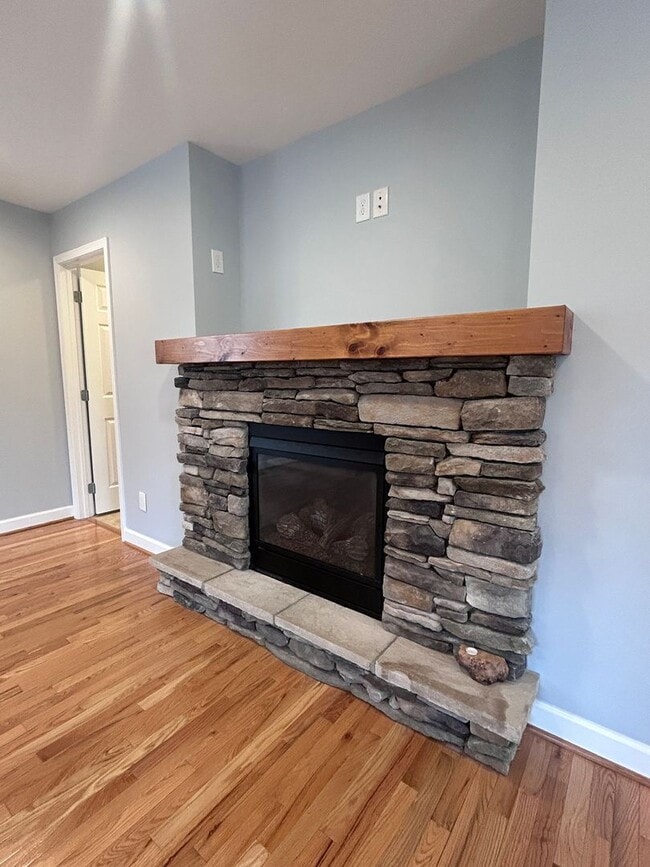 Building Photo - Modern Boone Home | Double Primary Suites | Walk to New Market, Watauga High & the AppalCART