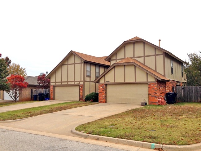 Primary Photo - Rock Knoll Duplexes