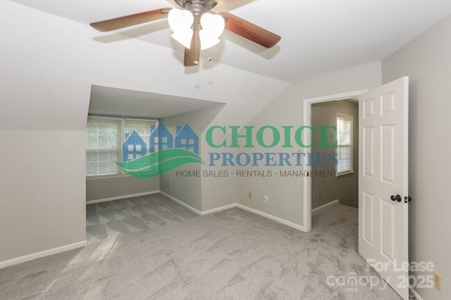 Building Photo - 9223 N Vicksburg Park Ct