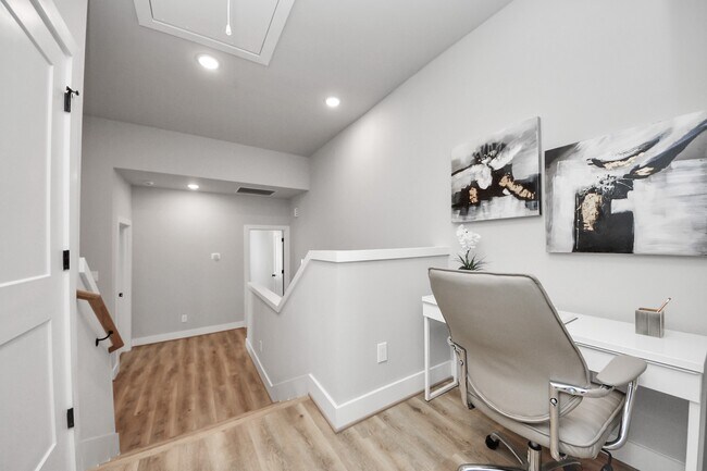 Building Photo - 5809 Francis Oak Ln