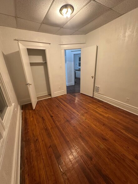 Building Photo - 96 N Essex Ave