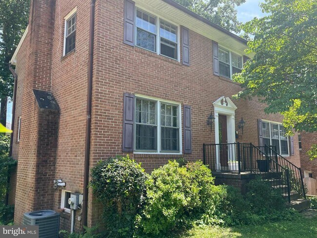 Building Photo - 5310 Danbury Rd