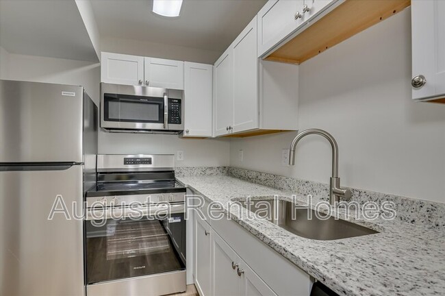 Building Photo - 40 Conifer Ct