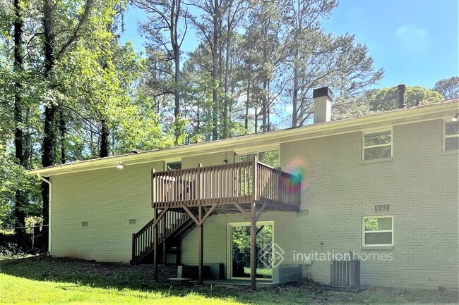 Building Photo - 872 Pinecrest Terrace SW