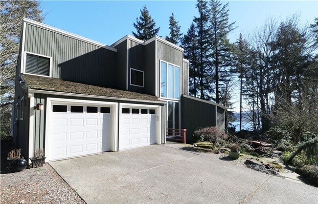 Building Photo - Beautiful 4 Beds and 2.5 Baths house with ...
