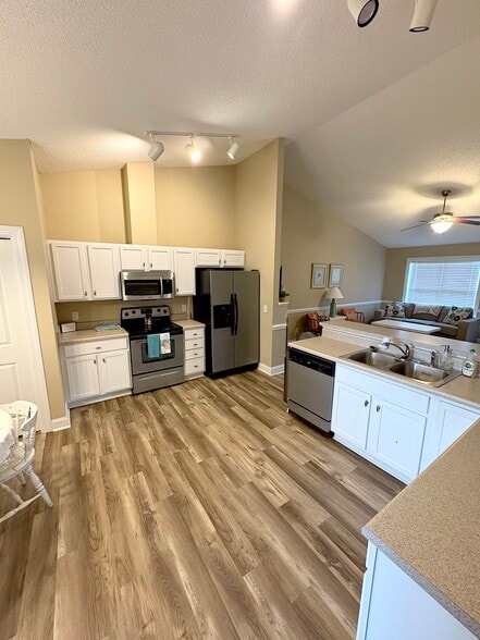 Building Photo - 2312 Saddleback Dr