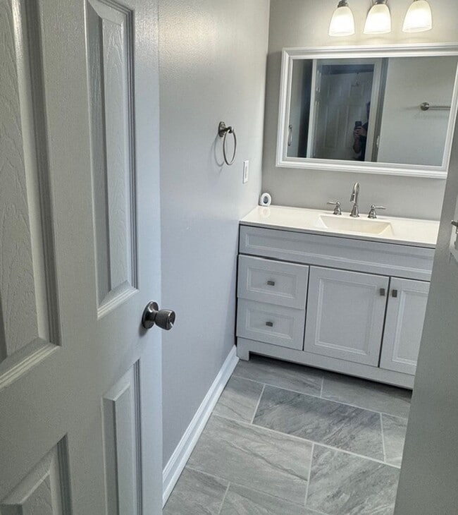 Building Photo - 10322 Westridge Dr