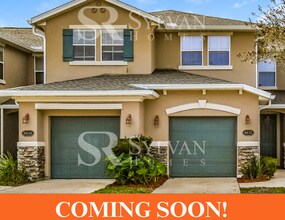 Building Photo - You'll love this well maintained townhouse!