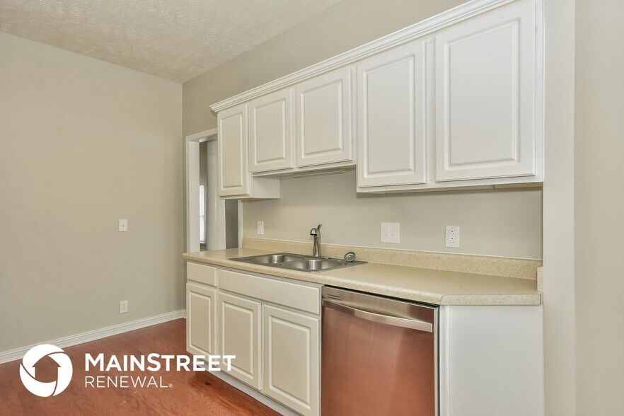 Building Photo - 2316 Broadview Dr