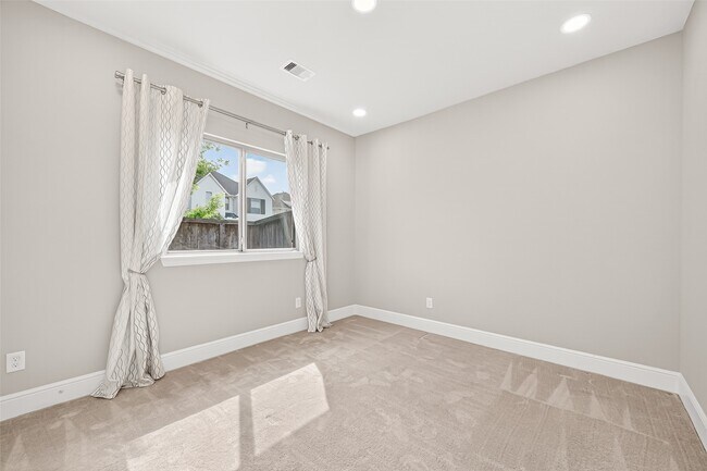 Building Photo - 1835 Brooking Hill Ct