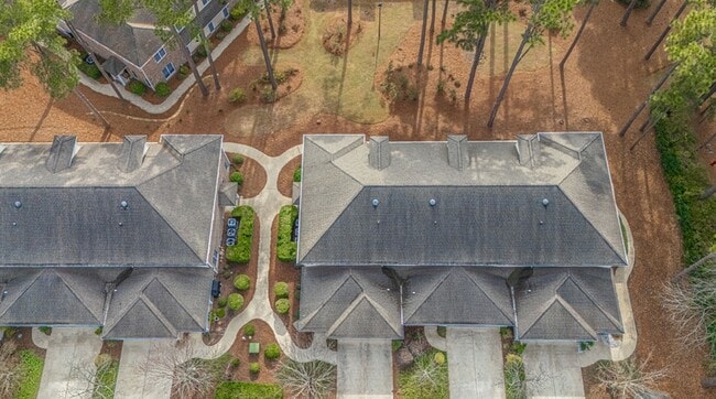 Building Photo - 401 Longwood Place