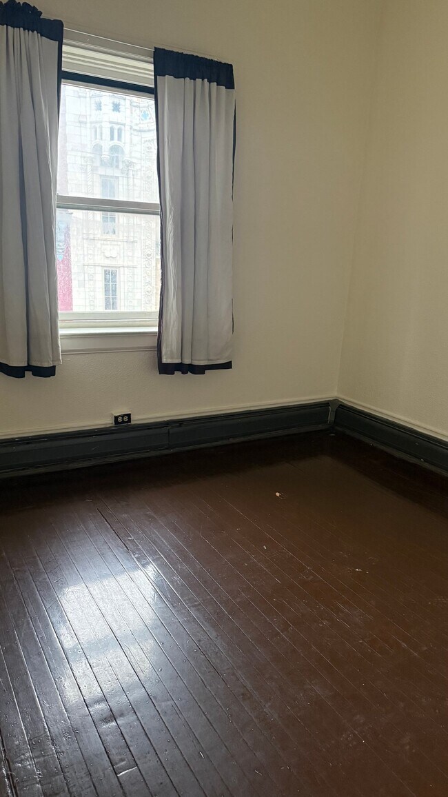 Building Photo - 79 4th St